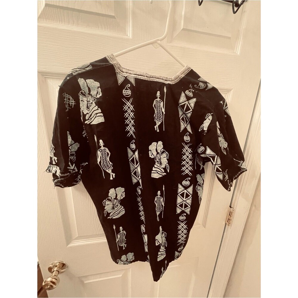 African Black & White Patterned Men’s Short Sleeve Top -